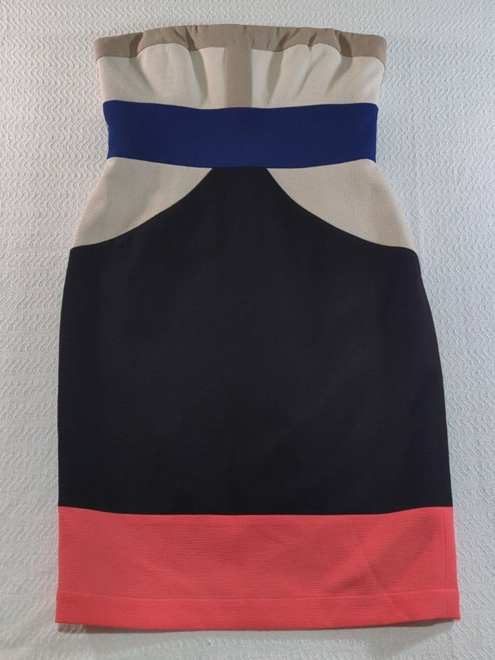 NWT BCBGMAXAZRIA Reese Colorblock Strapless Sheath Dress worn by Meghan Markle 8